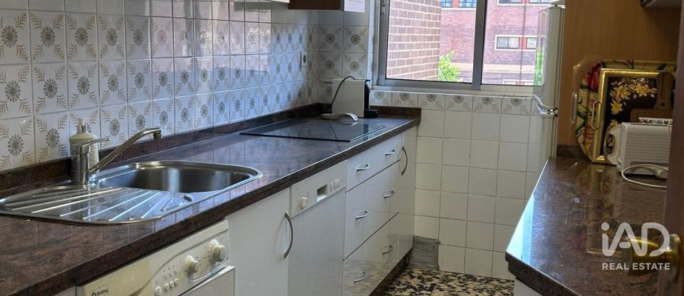 Pis 3 habitacions de 100 m² a León (24004)