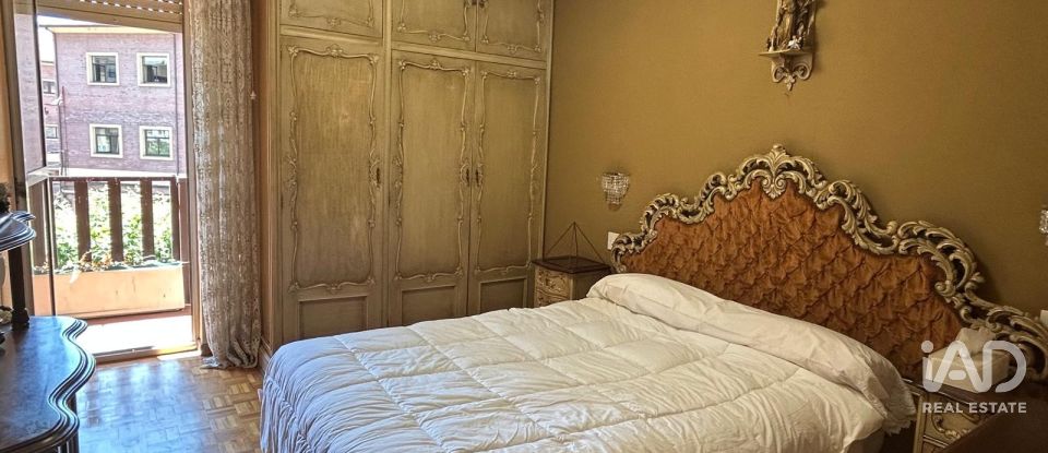 Pis 3 habitacions de 100 m² a León (24004)