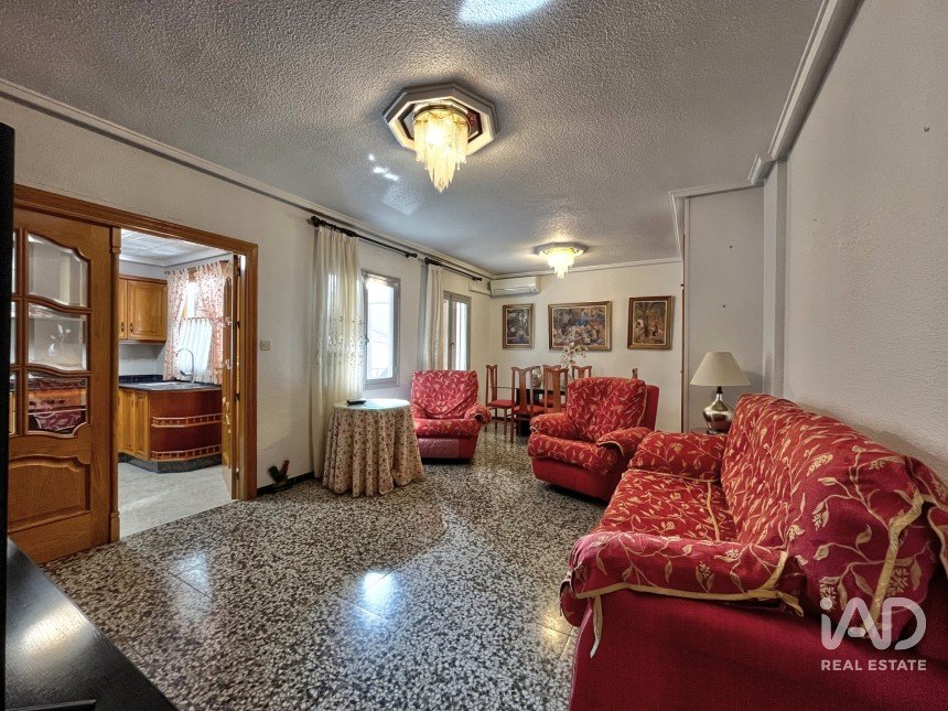 Pis 3 habitacions de 104 m² a Novelda (03660)