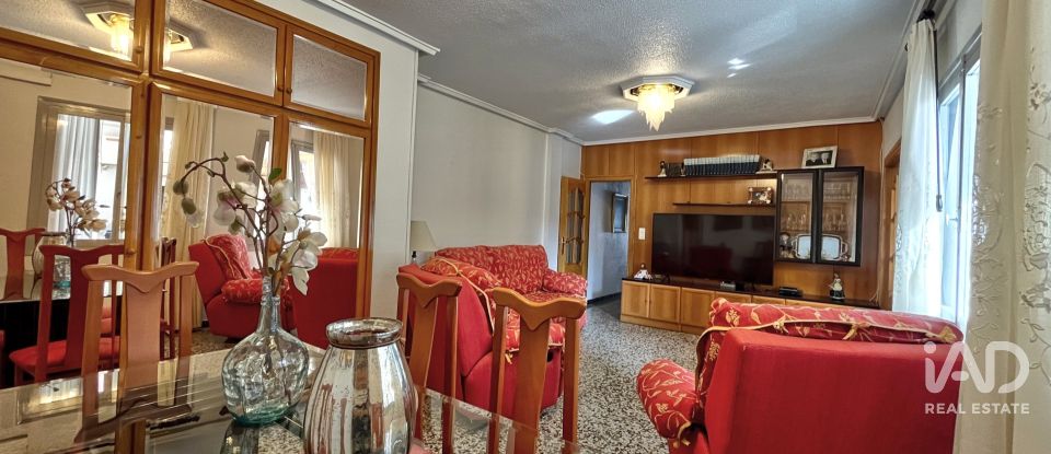 Pis 3 habitacions de 104 m² a Novelda (03660)