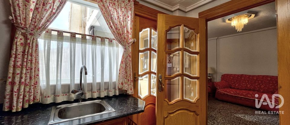 Pis 3 habitacions de 104 m² a Novelda (03660)