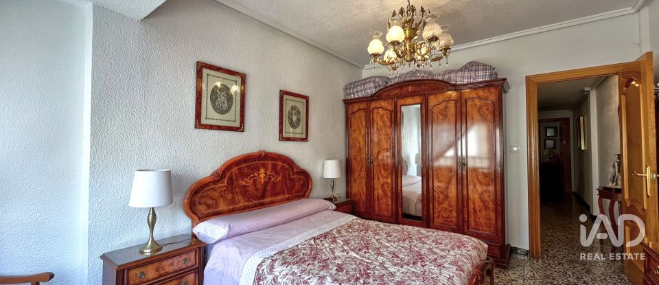 Pis 3 habitacions de 104 m² a Novelda (03660)