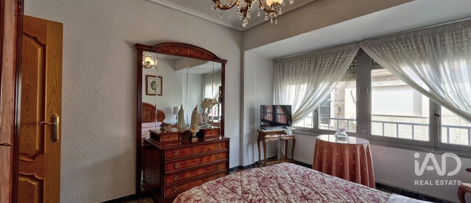 Pis 3 habitacions de 104 m² a Novelda (03660)