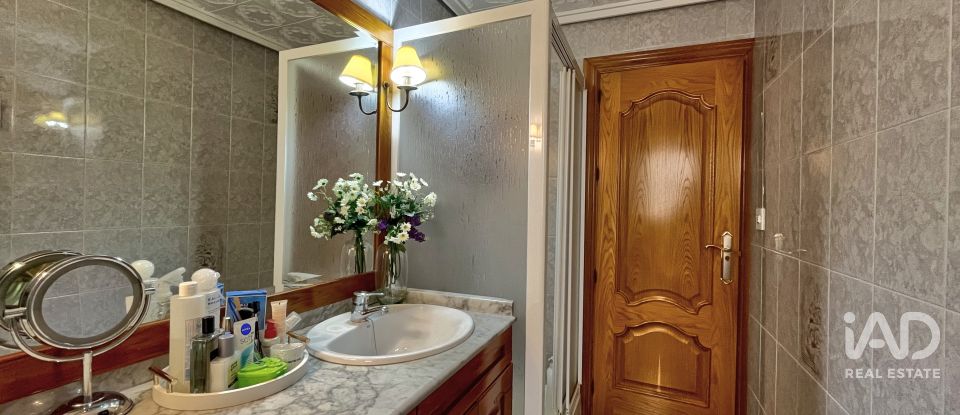 Pis 3 habitacions de 104 m² a Novelda (03660)