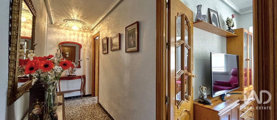 Pis 3 habitacions de 104 m² a Novelda (03660)