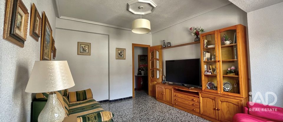 Pis 3 habitacions de 104 m² a Novelda (03660)