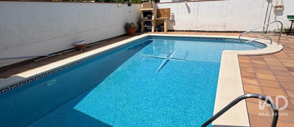 Chalet 4 habitaciones de 224 m² en Cunit (43881)