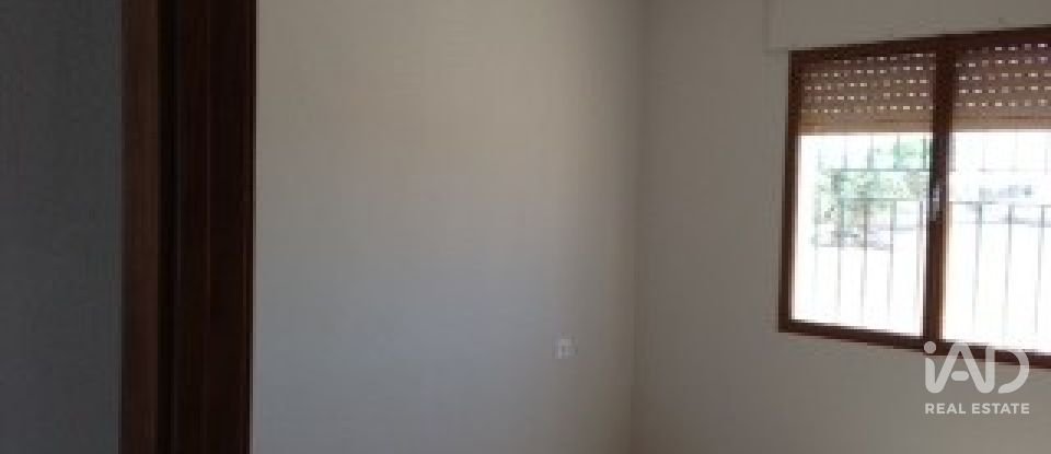 Country home 4 bedrooms of 185 m² in Los Almagros (30333)