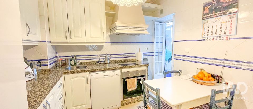 Piso 4 habitaciones de 117 m² en Huelva (21007)