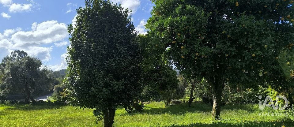 Casa rural 0 habitaciones de 200 m² en Grandal (15616)