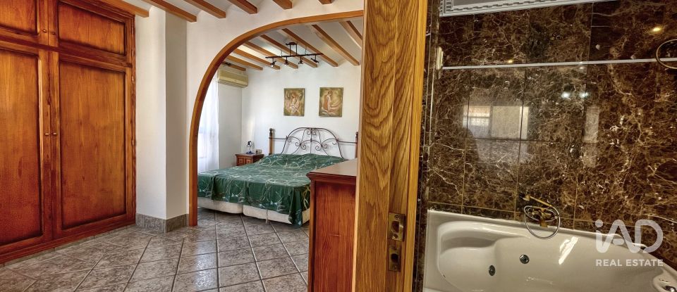 Pis 2 habitacions de 130 m² a Novelda (03660)