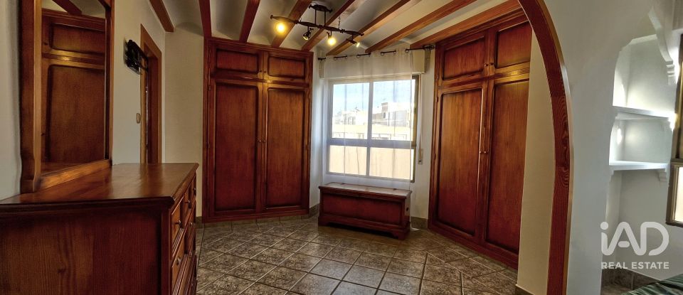 Pis 2 habitacions de 130 m² a Novelda (03660)