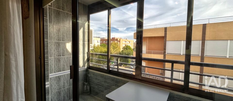 Pis 2 habitacions de 130 m² a Novelda (03660)