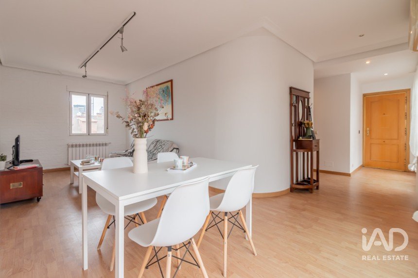 Àtic 3 habitacions de 105 m² a Madrid (28039)