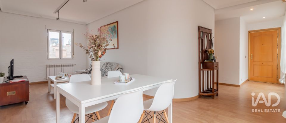 Àtic 3 habitacions de 105 m² a Madrid (28039)