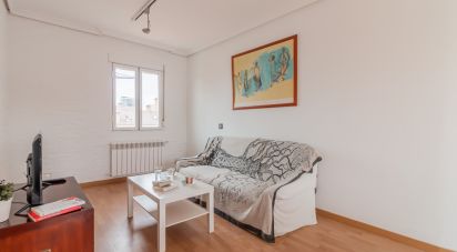 Àtic 3 habitacions de 105 m² a Madrid (28039)