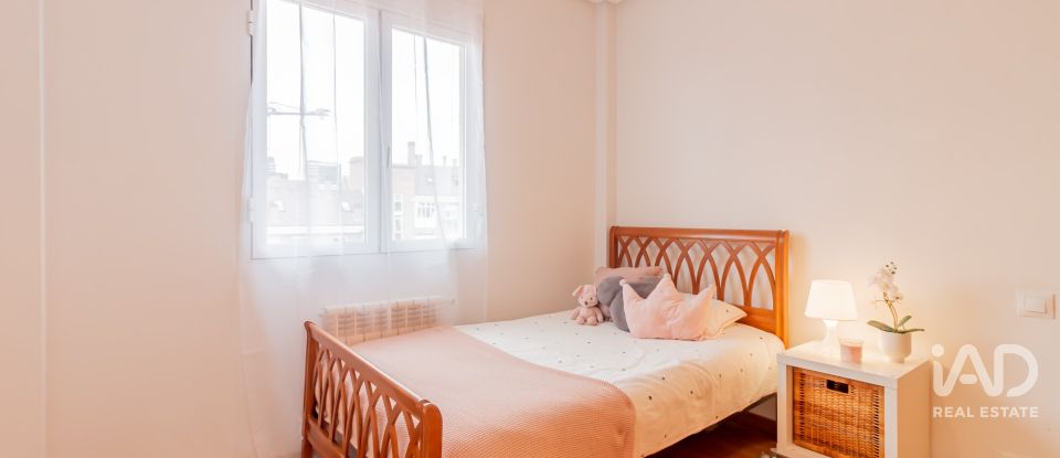 Àtic 3 habitacions de 105 m² a Madrid (28039)