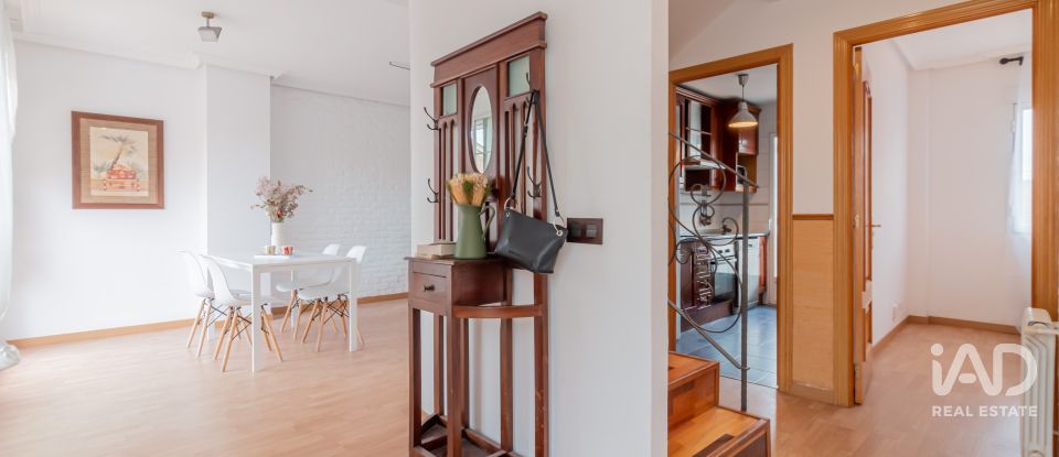 Àtic 3 habitacions de 105 m² a Madrid (28039)