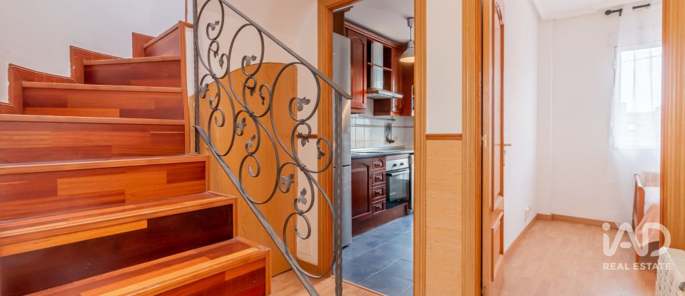 Àtic 3 habitacions de 105 m² a Madrid (28039)