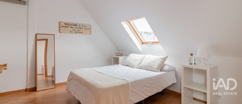 Àtic 3 habitacions de 105 m² a Madrid (28039)