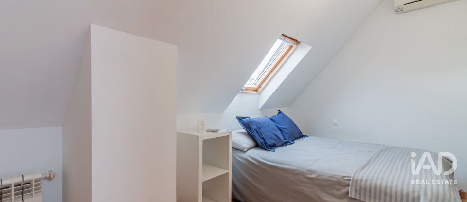 Àtic 3 habitacions de 105 m² a Madrid (28039)