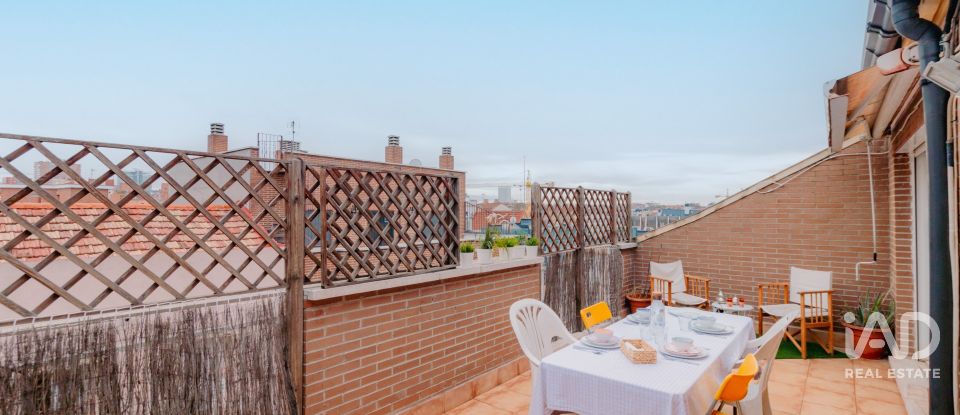 Àtic 3 habitacions de 105 m² a Madrid (28039)