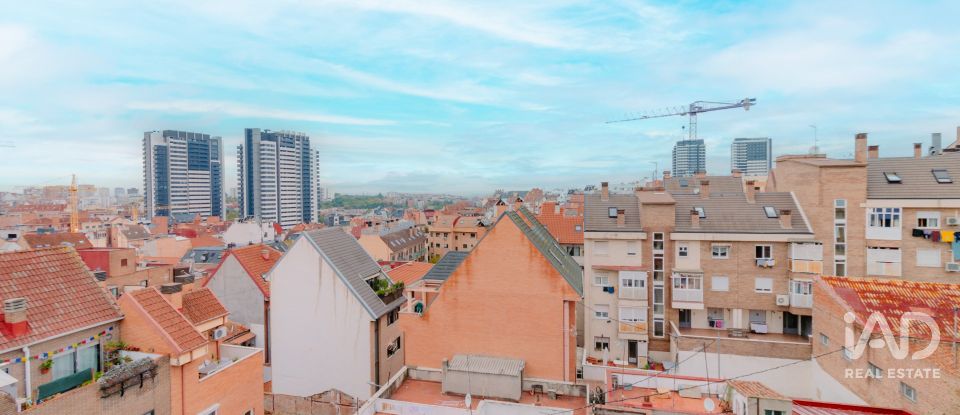 Àtic 3 habitacions de 105 m² a Madrid (28039)