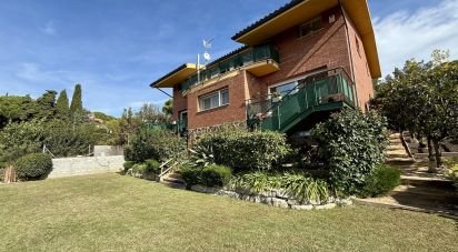 Vivienda unifamiliar  7 habitaciones de 587 m² en Sant Vicenç de Montalt (08394)