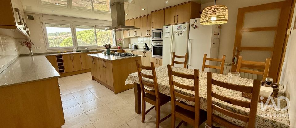 Habitatge unifamiliar  7 habitacions de 587 m² a Sant Vicenç de Montalt (08394)