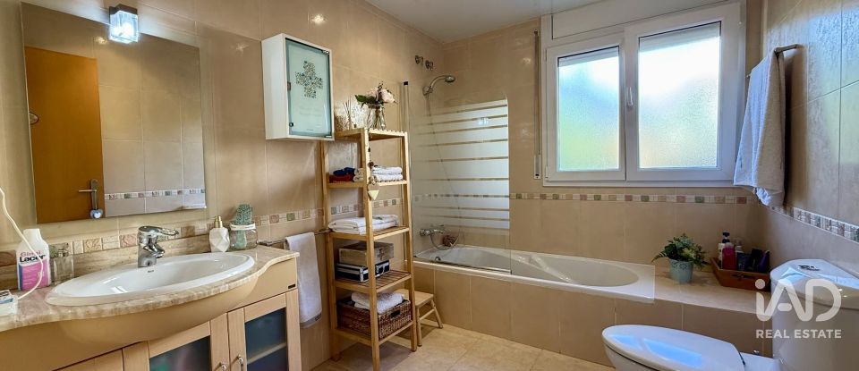 Habitatge unifamiliar  7 habitacions de 587 m² a Sant Vicenç de Montalt (08394)