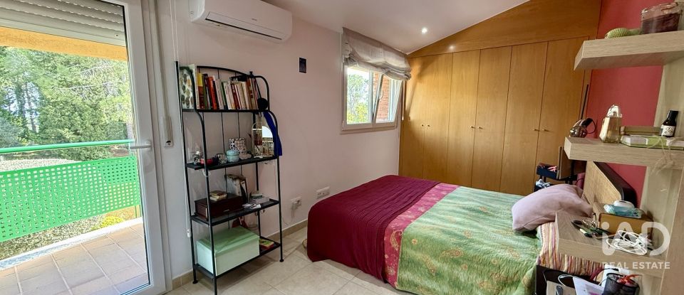 Habitatge unifamiliar  7 habitacions de 587 m² a Sant Vicenç de Montalt (08394)