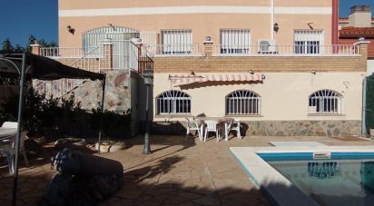 House 5 bedrooms of 478 m² in Flix (43750)