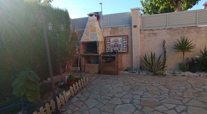 House 5 bedrooms of 478 m² in Flix (43750)