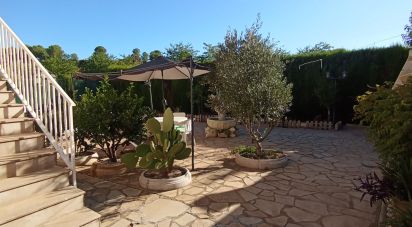 House 5 bedrooms of 478 m² in Flix (43750)