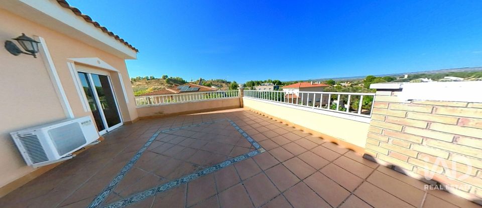 Maison 5 chambres de 478 m² à Flix (43750)