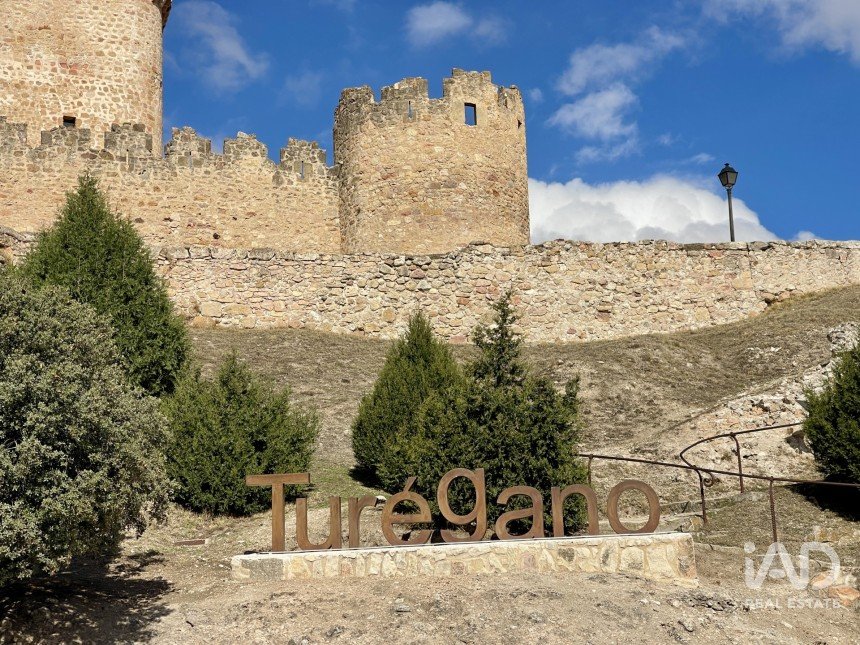 Casa 5 habitaciones de 298 m² en Turégano (40370)