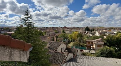 House 5 bedrooms of 298 m² in Turégano (40370)