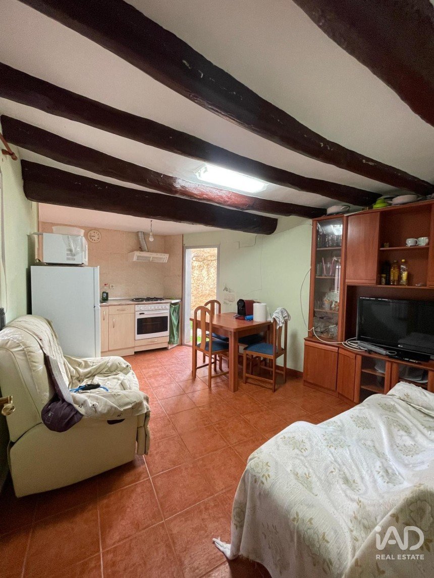 House 4 bedrooms of 131 m² in Blesa (44790)