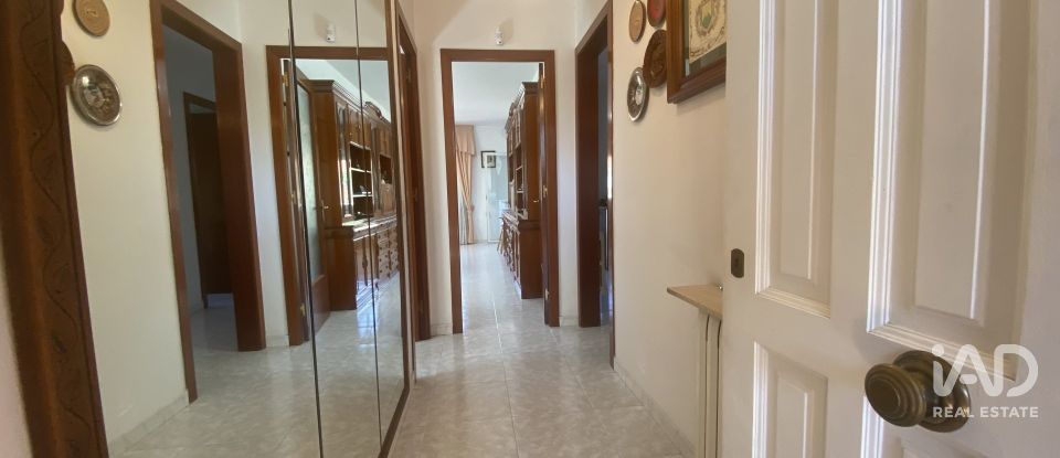 Casa 4 habitacions de 185 m² a Parets del Vallès (08150)