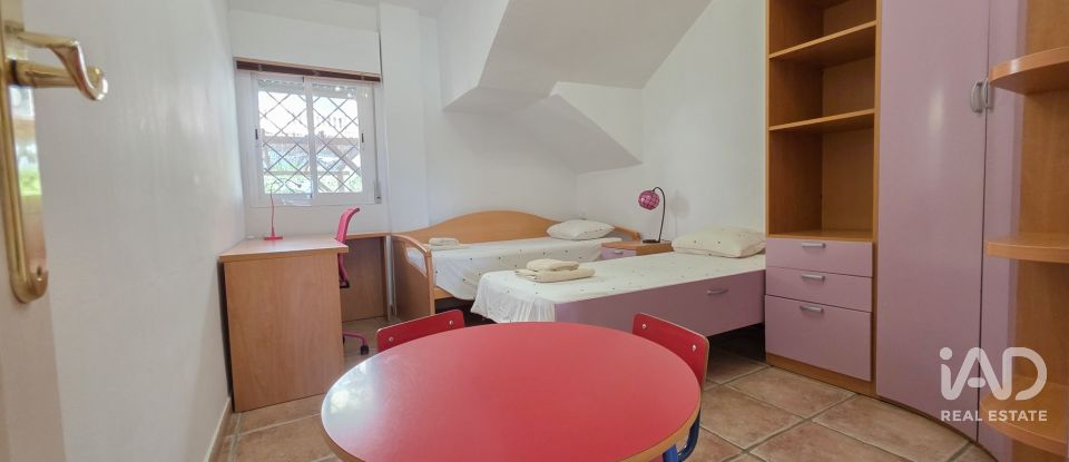 Ático 4 habitaciones de 183 m² en Málaga (29018)