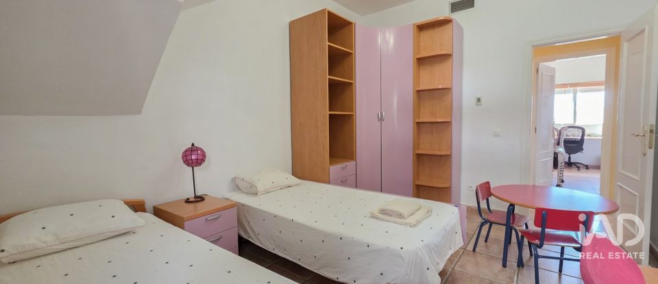 Ático 4 habitaciones de 183 m² en Málaga (29018)