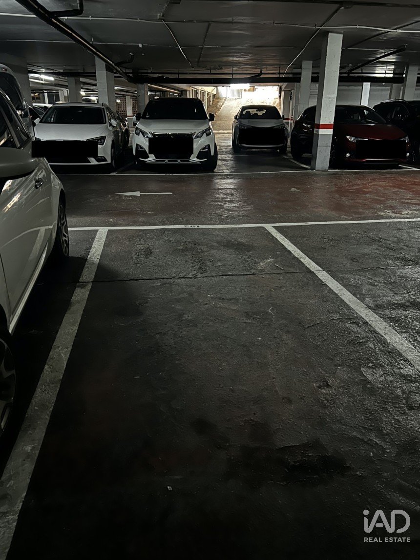 Zona de estacionamiento de 8 m² en L'Hospitalet de Llobregat (08904)