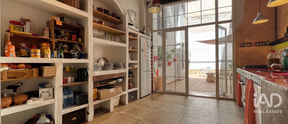 Casa 5 habitaciones de 288 m² en Pego (03780)