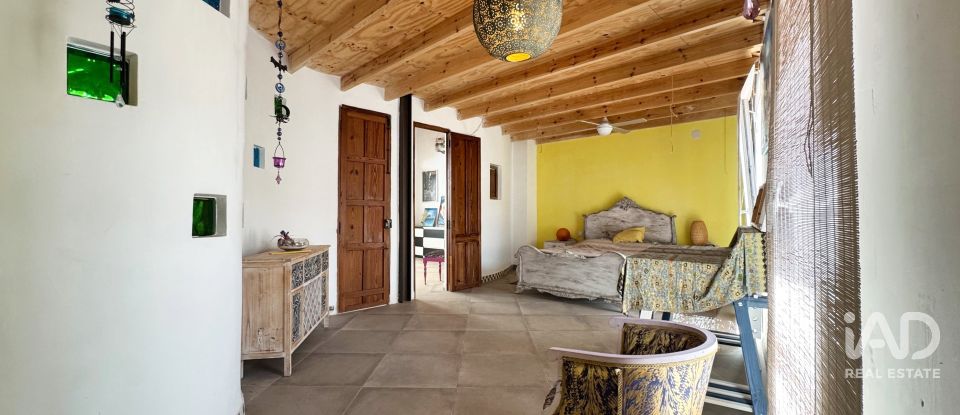 Casa 5 habitaciones de 288 m² en Pego (03780)