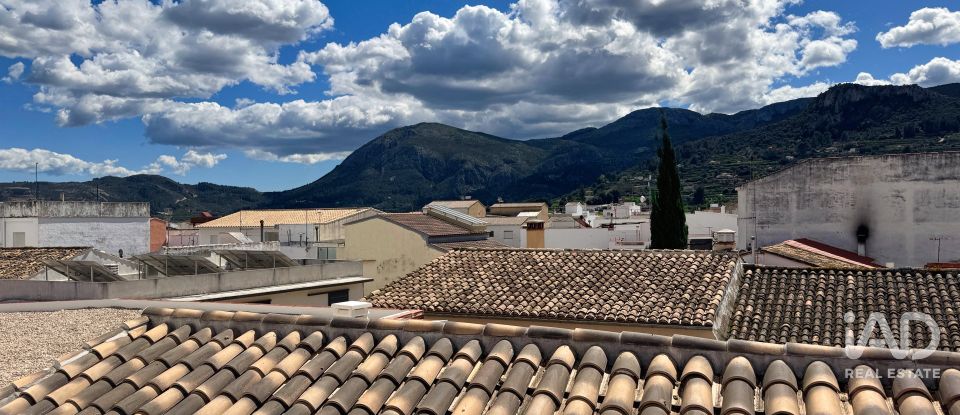 Casa 5 habitaciones de 288 m² en Pego (03780)