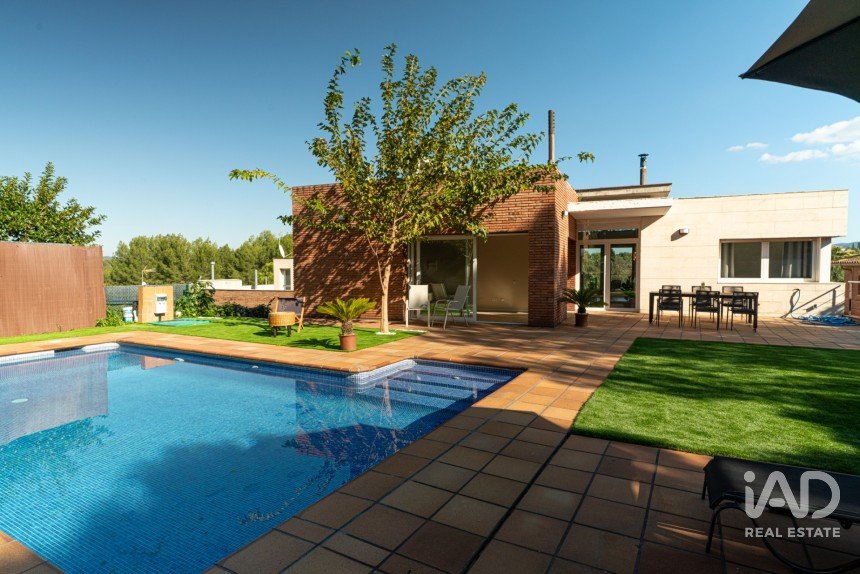 Casa 6 habitaciones de 700 m² en Sant Cugat del Vallès (08197)