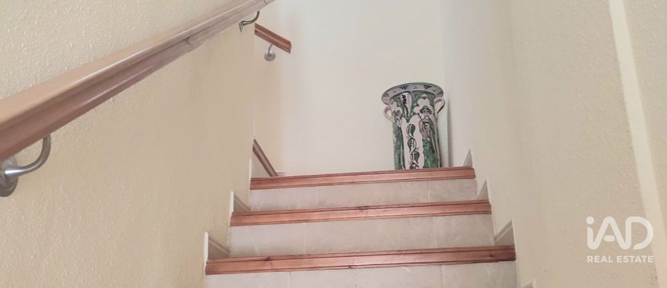 Village house 4 bedrooms of 223 m² in Alcorisa (44550)