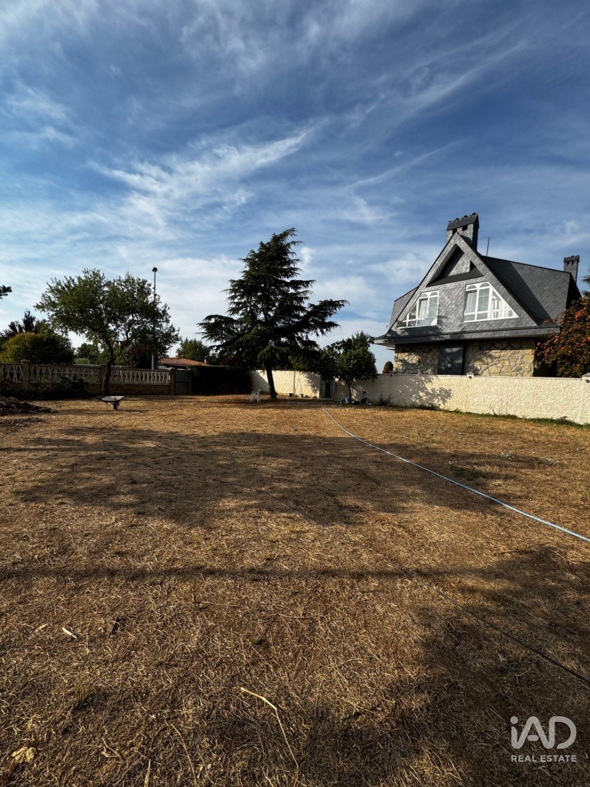 Terrain à bâtir de 679 m² à Villomar (24218)