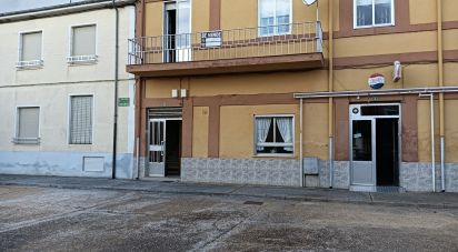 Village house 4 bedrooms of 208 m² in Miñambres de La Valduerna (24765)