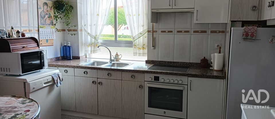 Village house 4 bedrooms of 208 m² in Miñambres de La Valduerna (24765)